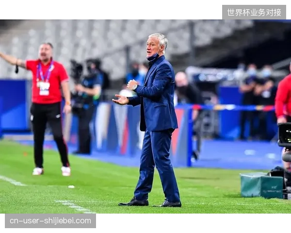 德尚的务实主义与索尔巴肯的激进风格形成鲜明对比，教练的临场指挥将左右比赛天平